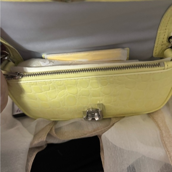 Marc Jacob’s NWT Yellow Croc-Embossed Women's crossbody clutch Bag - Picture 3 of 4
